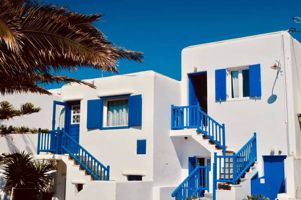 White-washed walls in Mykonos 